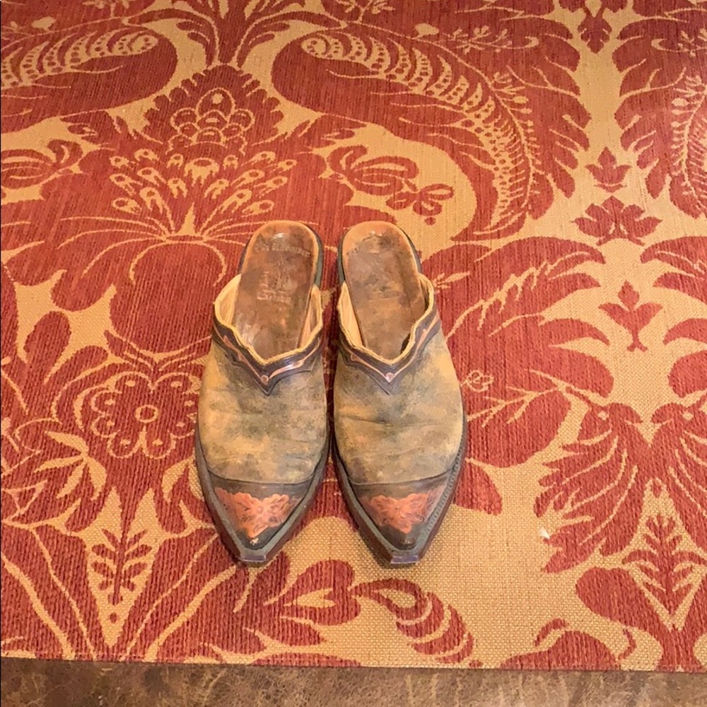 Old Gringo mules